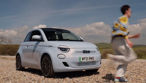 Fiat 500 e on gravel